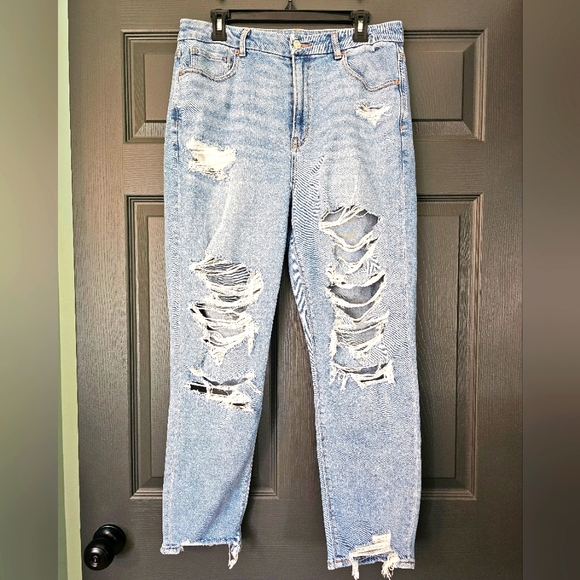 American Eagle Curvy Mom Jeans size 12 - Picture 1 of 4